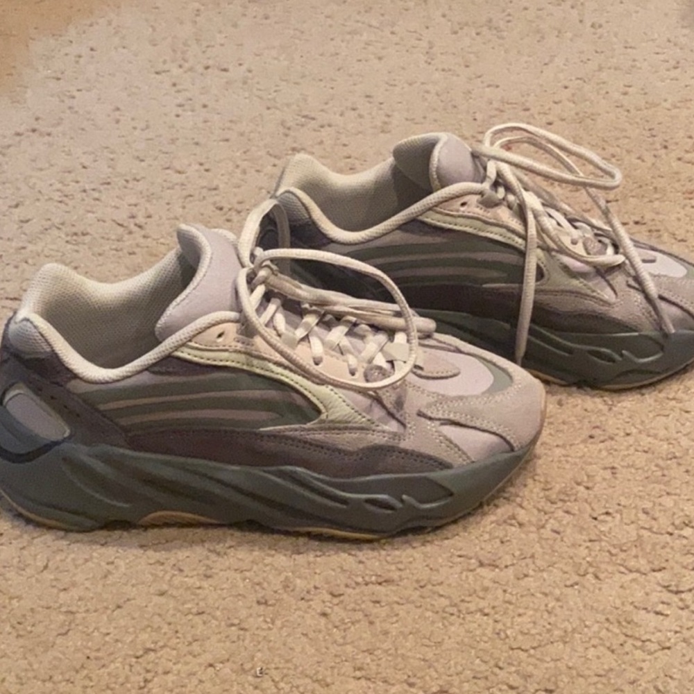 Yeezy 700